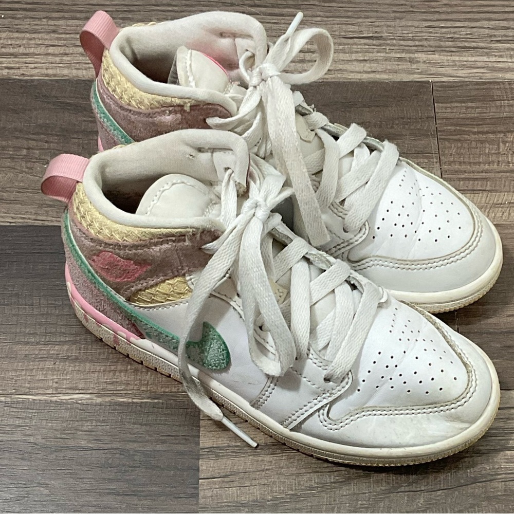 Kids Jordan 1 Mid SE Ice Cream Paint Drip Glow Arctic Punch Sz 13C